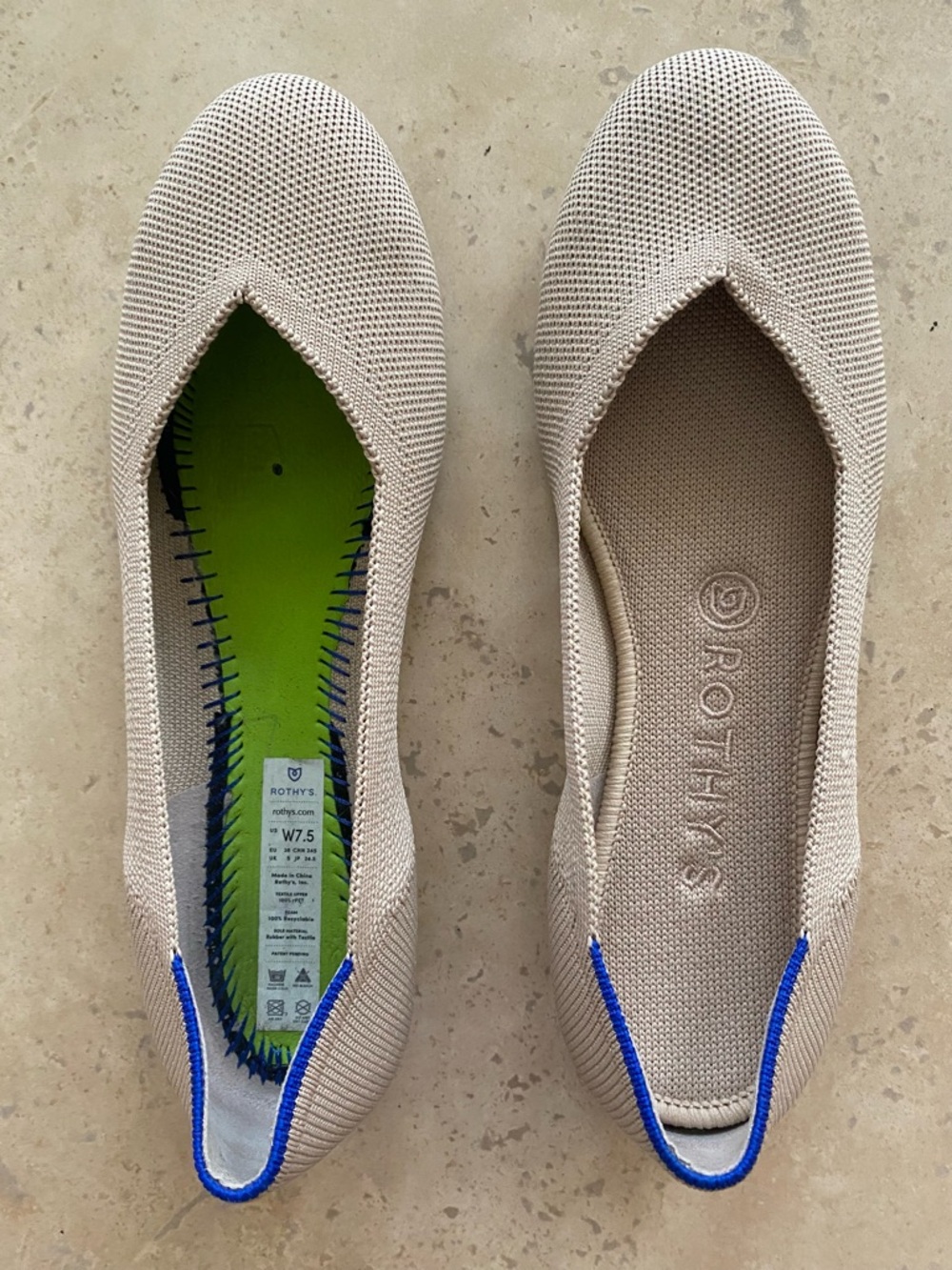 Rothys Women’s Rounded Toe Flats